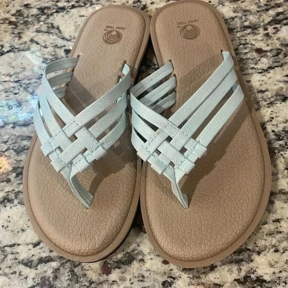 high tide Shoes - High Tide super “soft cross cross flip flop” sandal